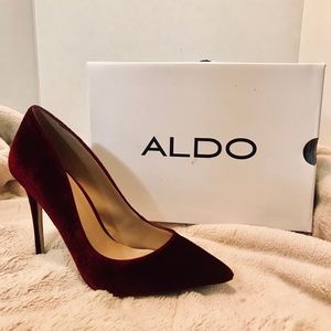 ALDO Pointed Pumps. Glossy Bordeaux. Size 9.